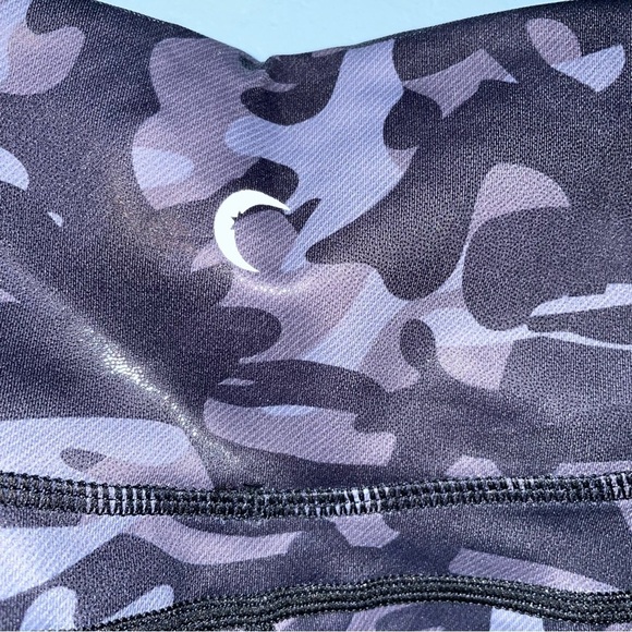 Zyia Active Leggings Blue Camo Sparkle Side Pockets Size 6-8 - Picture 7 of 7